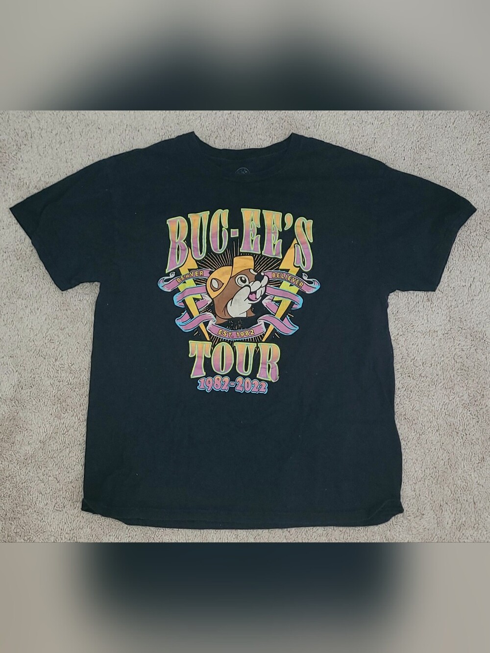 Buc-ee's T-shirt Size LARGE, 1982-2022 BEAVER BELIEVER TOUR - Picture 4 of 7
